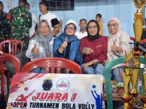 Bupati Ela Hadiri Final Turnamen Voli “KhoKaTo Tiga Naga” di Way Jepara