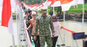 Pecah Tangis! Warga Way Bungur Akhirnya Miliki Jembatan Setelah 60 Tahun Menanti